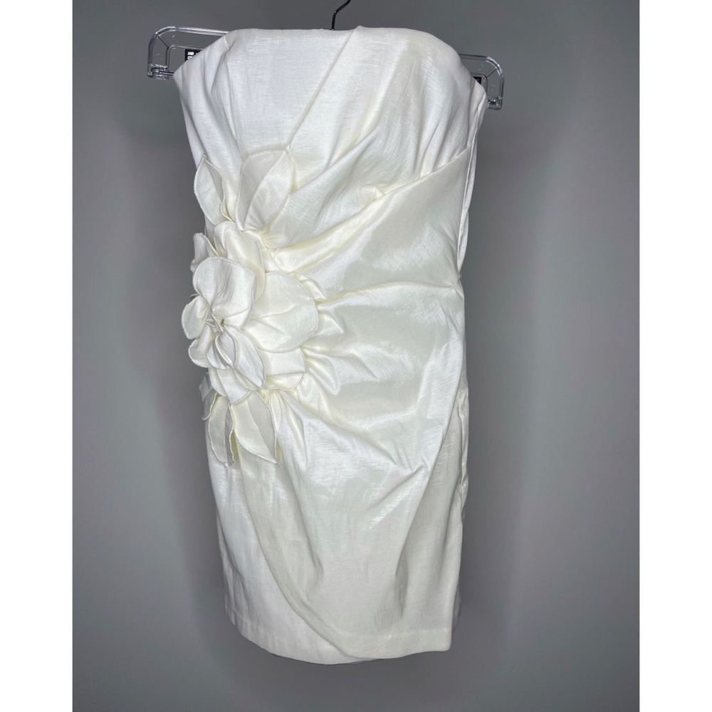 Caché Women's White Formal Dress with Flower Detail